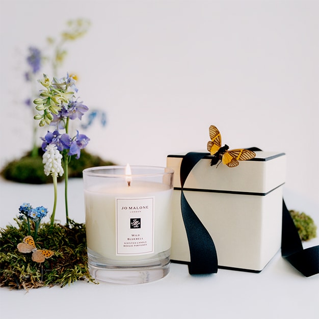 bougie d’intérieur Jo Malone London avec coffret et décorations